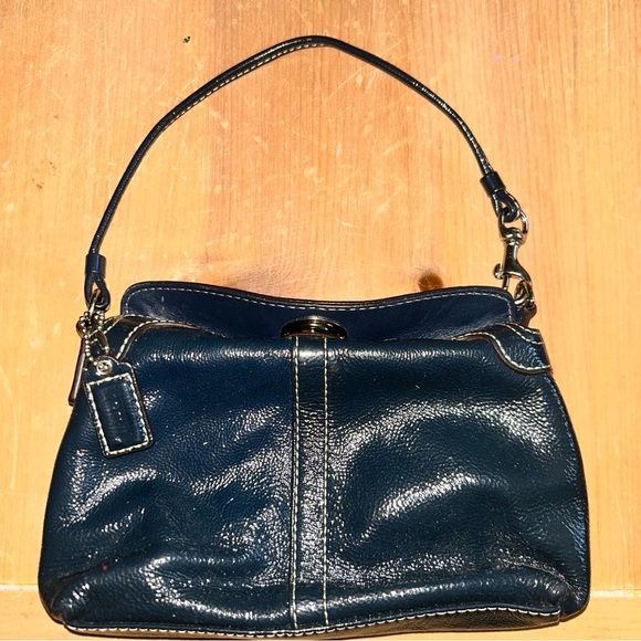 Elegant Navy Leather Handbag - Picture 1 of 3
